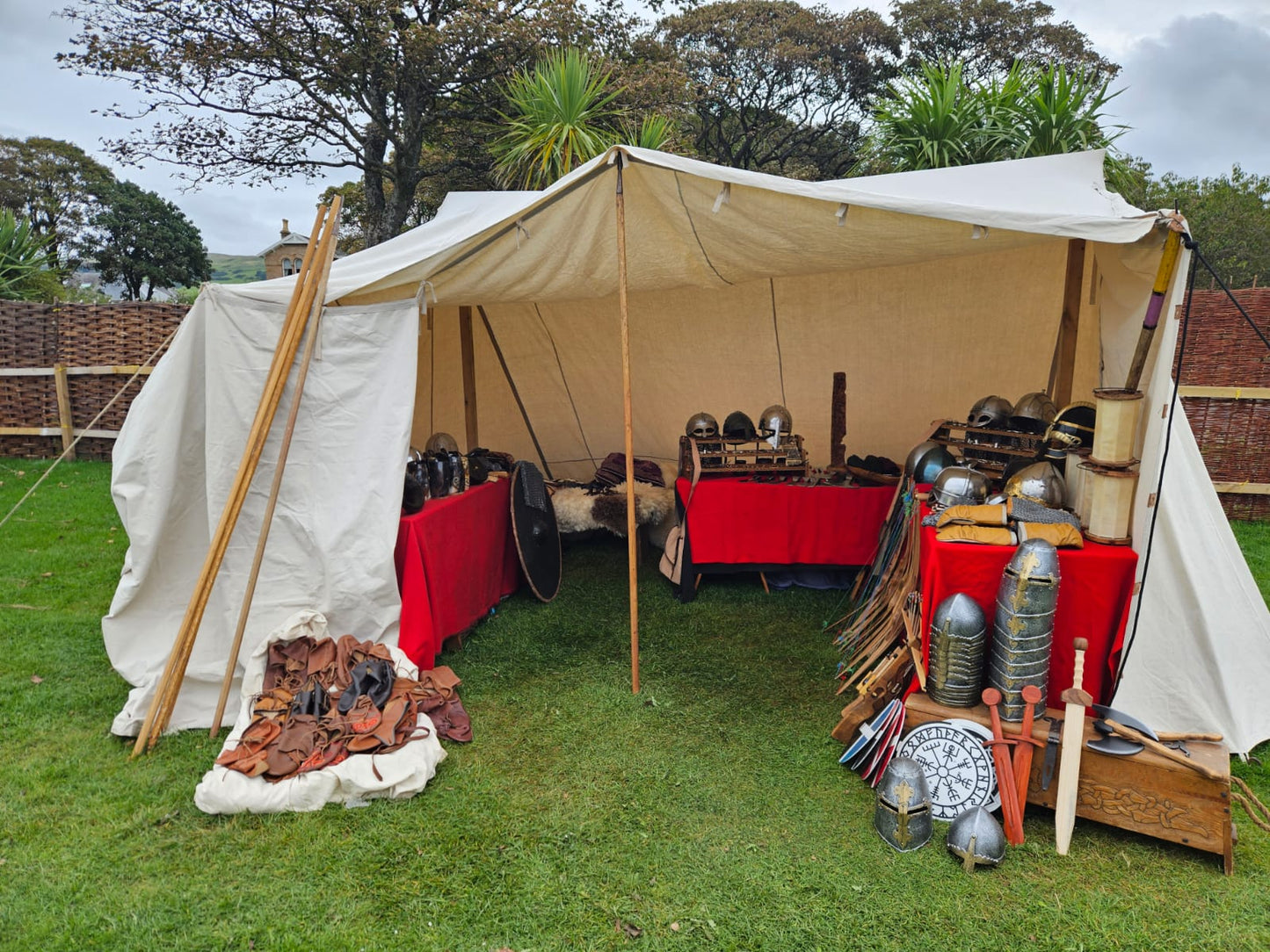 Norman Tent, Medieval tent for Reenactment, saxon. Geteld trade tent, Medieval Traders Tent