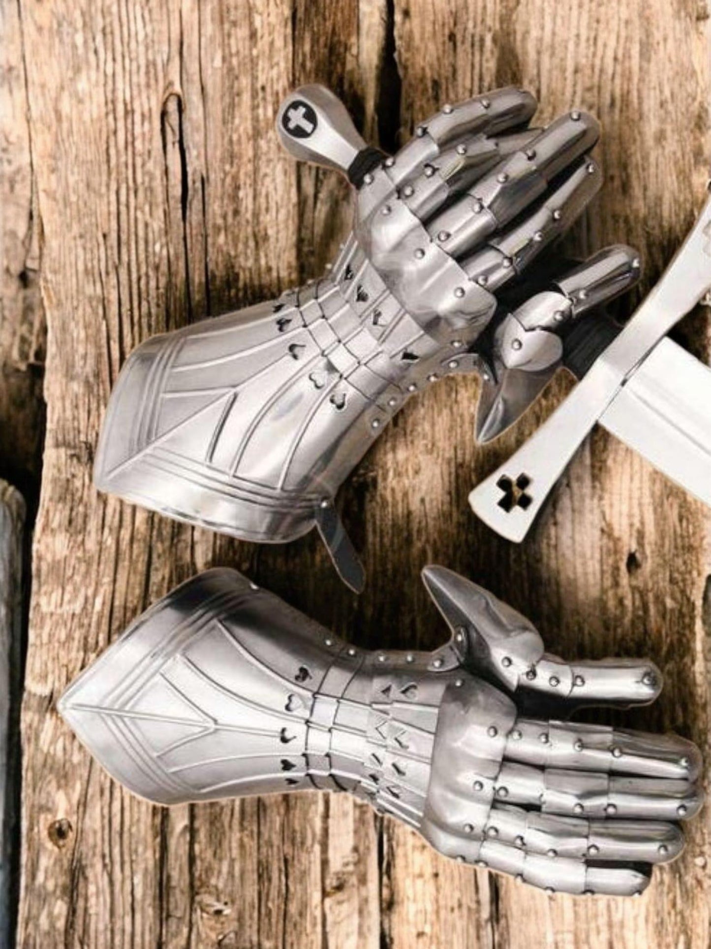 Gothic Medieval Gauntlets, 15th century medieval gauntlets for medieval reenactment