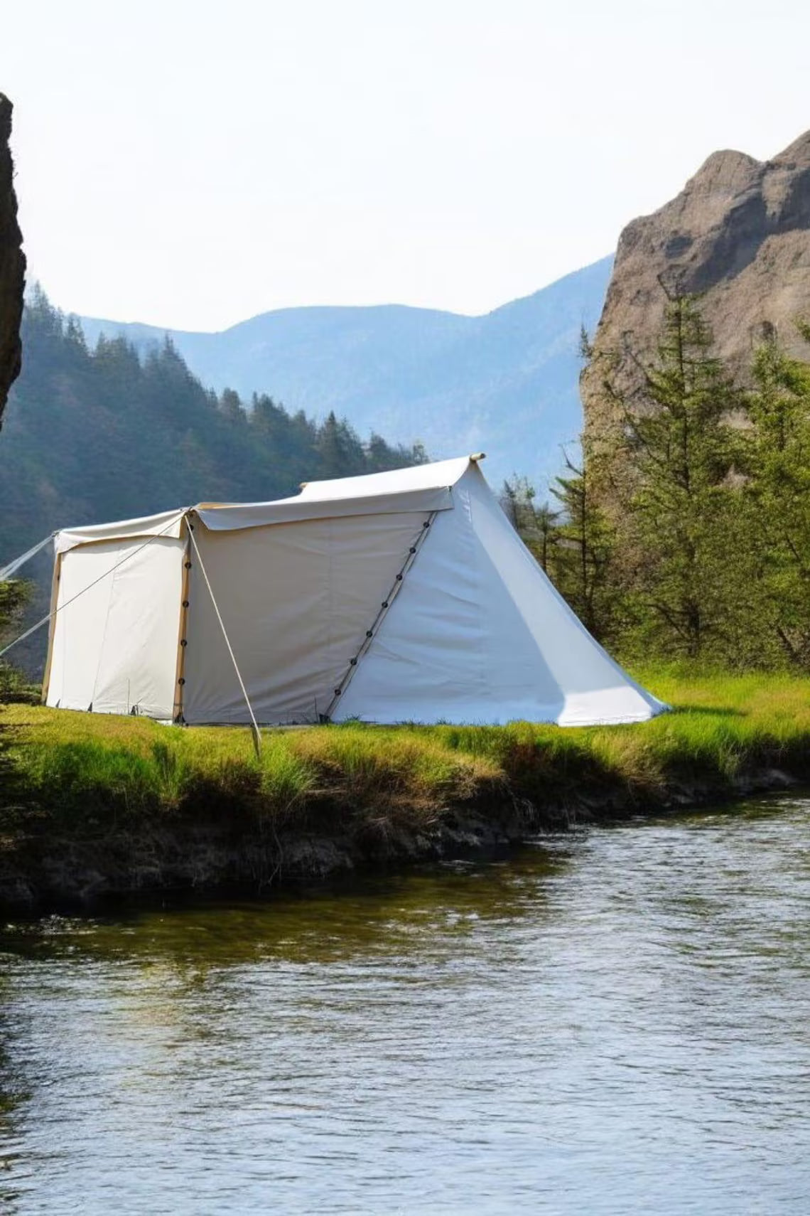 Saxon Geteld trade tent