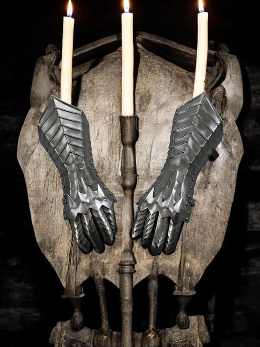 Nazgul gauntlets, medieval gauntlet, LOTR armour for cosplay, LARP and film