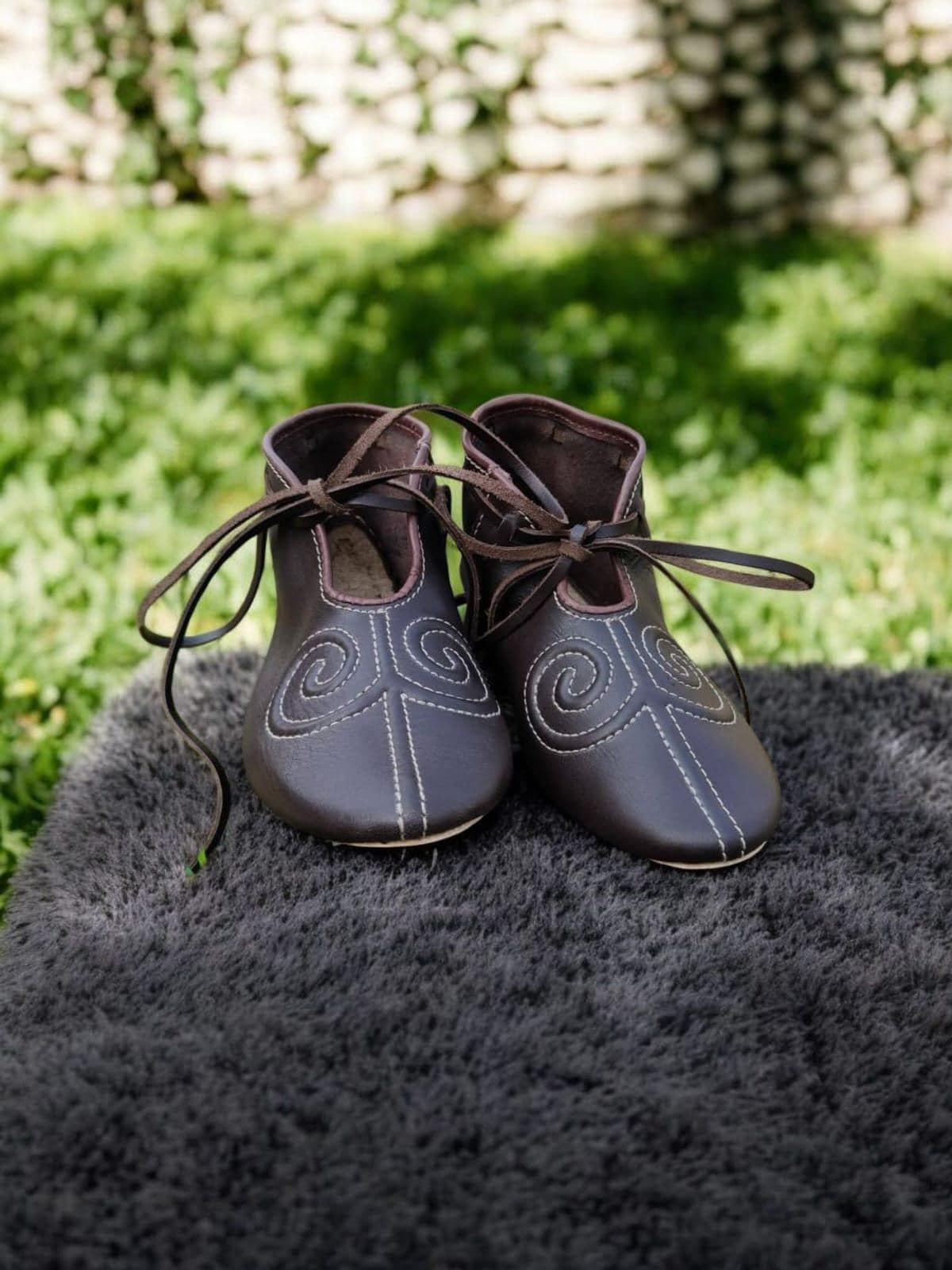 Viking turn shoes, Slavic turn shoes from Novgorod and Slavic medieval reenactment boots