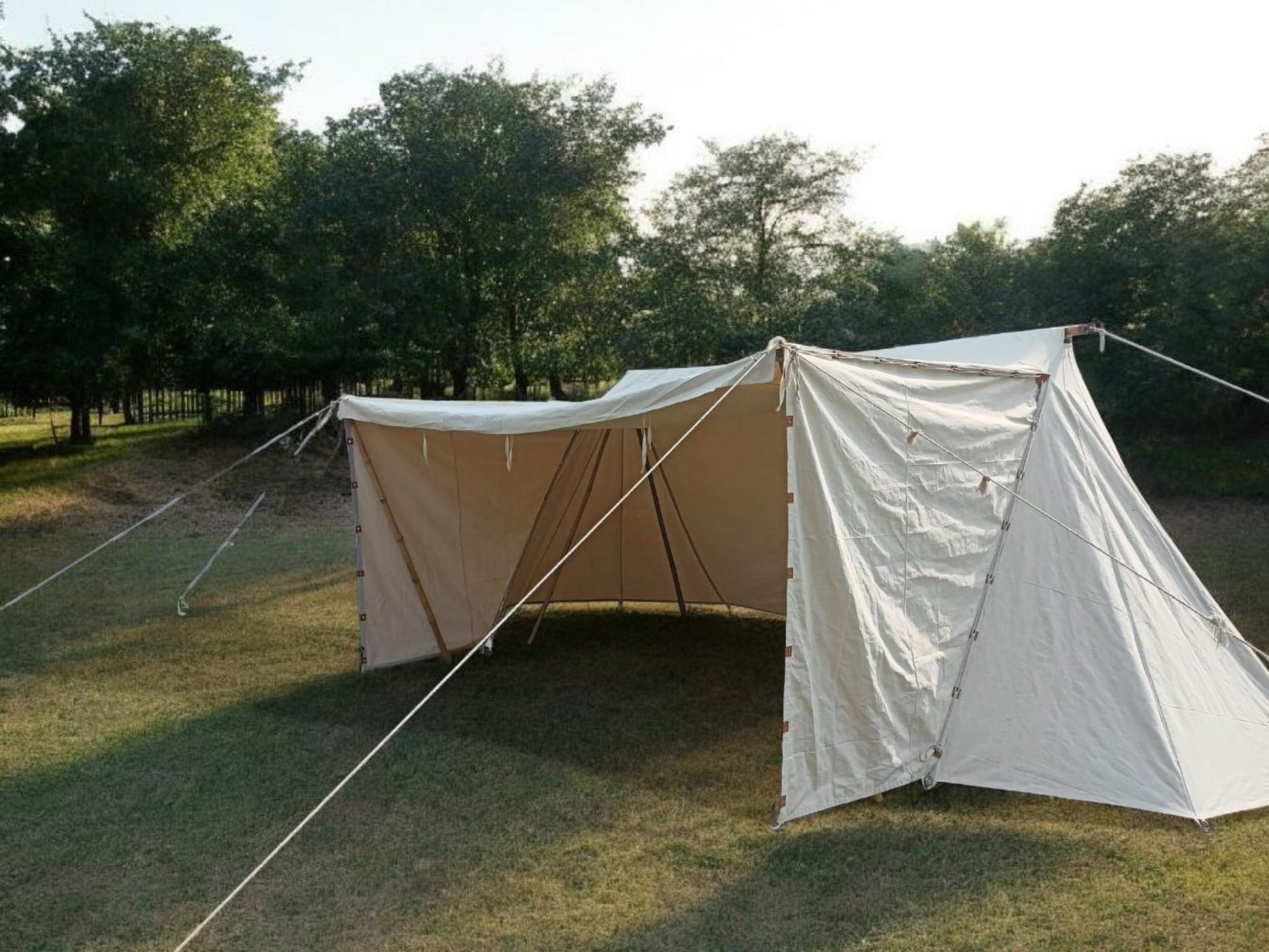 tent engels Norman Tent, Medieval tent for Reenactment, saxon. Geteld trade tent, Medieval Traders Tent
